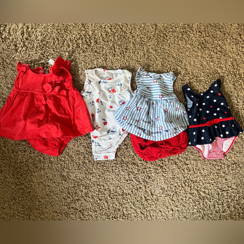 Lot of baby girls clothes perfect for 4th of July!